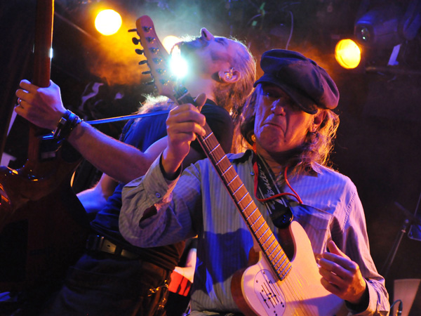 Prog'Résiste Convention, Spirit of 66, Verviers (Belgium), Sunday, October 10, 2010. Francis Décamps (Ange, Gens de la Lune) rejoint Lazuli pour «Cap'taine Coeur de Miel»...