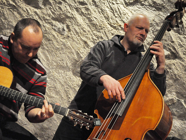 Les Manouches Tsé-Tsé rendent hommage à Django Reinhardt, Caveau du Coeur d'Or, Chexbres, samedi 22 janvier 2011.