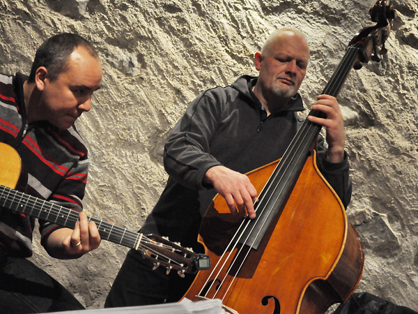 Les Manouches Tsé-Tsé rendent hommage à Django Reinhardt, Caveau du Coeur d'Or, Chexbres, samedi 22 janvier 2011.