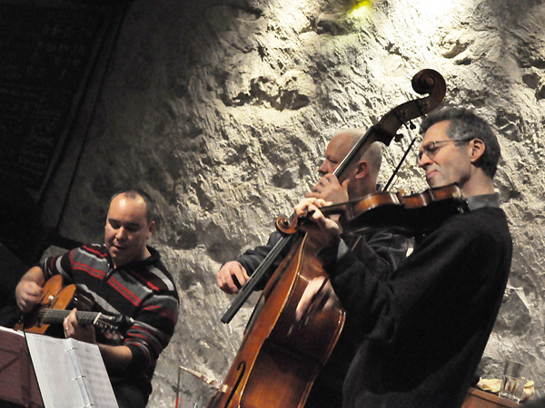 Les Manouches Tsé-Tsé rendent hommage à Django Reinhardt, Caveau du Coeur d'Or, Chexbres, samedi 22 janvier 2011.