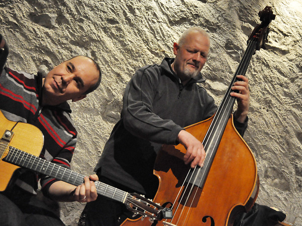 Les Manouches Tsé-Tsé rendent hommage à Django Reinhardt, Caveau du Coeur d'Or, Chexbres, samedi 22 janvier 2011.