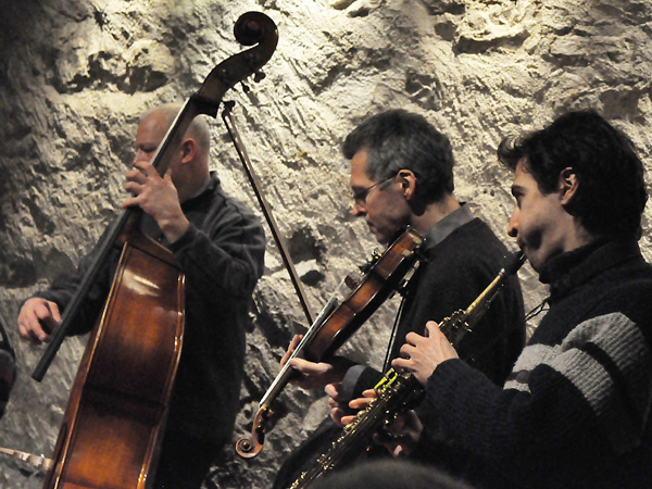 Les Manouches Tsé-Tsé rendent hommage à Django Reinhardt, Caveau du Coeur d'Or, Chexbres, samedi 22 janvier 2011.