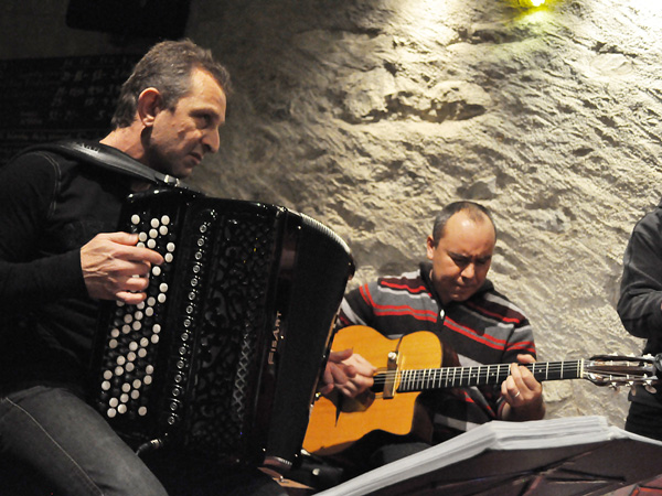 Les Manouches Tsé-Tsé rendent hommage à Django Reinhardt, Caveau du Coeur d'Or, Chexbres, samedi 22 janvier 2011.