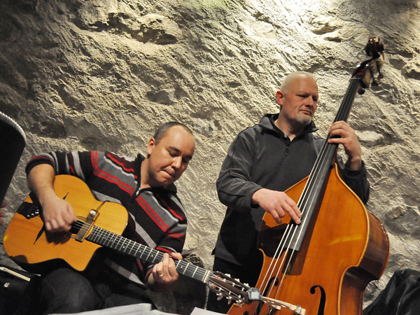 Les Manouches Tsé-Tsé rendent hommage à Django Reinhardt, Caveau du Coeur d'Or, Chexbres, samedi 22 janvier 2011.