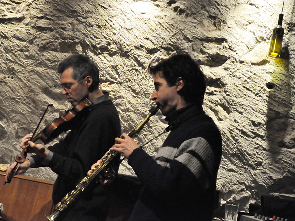 Les Manouches Tsé-Tsé rendent hommage à Django Reinhardt, Caveau du Coeur d'Or, Chexbres, samedi 22 janvier 2011.