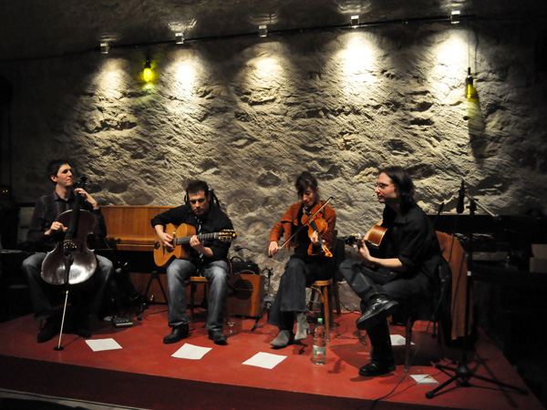 Gadjo Inc., swing manouche au Caveau du Coeur d'Or, Chexbres, vendredi 18 mars 2011.