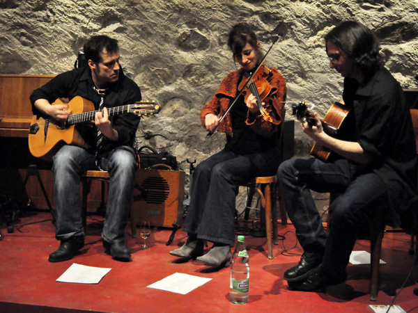 Gadjo Inc., swing manouche au Caveau du Coeur d'Or, Chexbres, vendredi 18 mars 2011.