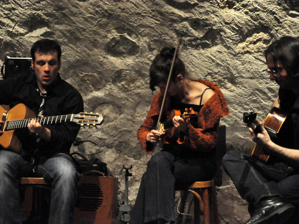 Gadjo Inc., swing manouche au Caveau du Coeur d'Or, Chexbres, vendredi 18 mars 2011.