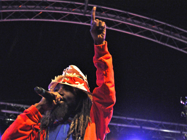 Montreux Jazz Festival 2011: Grand Mother's Funck feat. MC Akil (funk and hip-hop from Switzerland), July 1, Music in the Park, Parc Vernex.