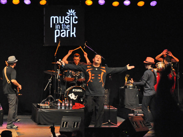 Montreux Jazz Festival 2011: André Rio feat. Paulinho Leite (Brazil, carnival & forró from Pernambuco), July 9, Music in the Park (Parc Vernex).