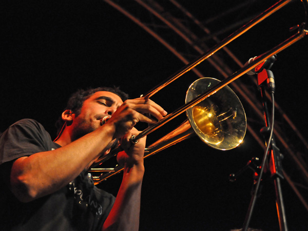 Montreux Jazz Festival 2011: Todos Destinos (ska-punk from Romont, Switzerland), July 10, Music in the Park (Parc Vernex).