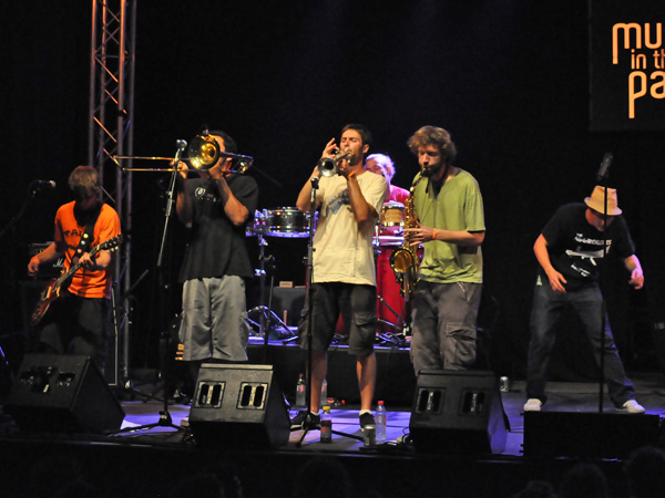 Montreux Jazz Festival 2011: Todos Destinos (ska-punk from Romont, Switzerland), July 10, Music in the Park (Parc Vernex).