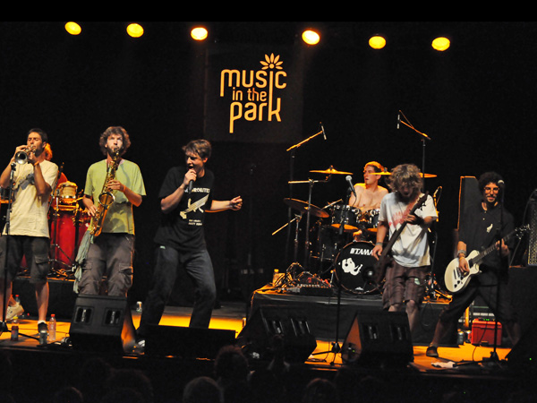 Montreux Jazz Festival 2011: Todos Destinos (ska-punk from Romont, Switzerland), July 10, Music in the Park (Parc Vernex).