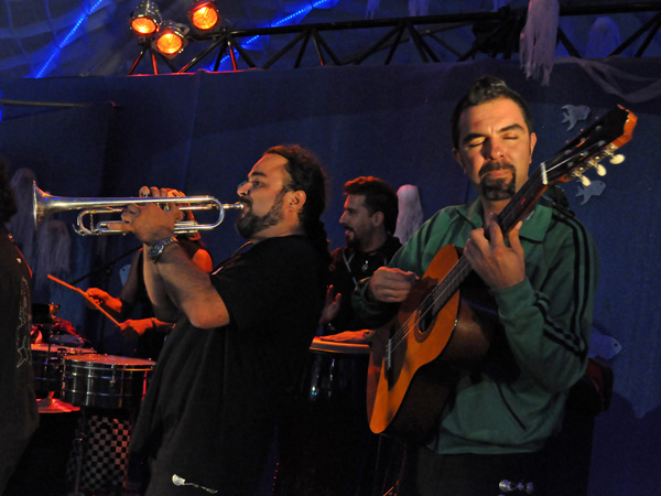 Paléo Festival 2011, Nyon: Los de Abajo, July 21, petite scène du Village du Monde.