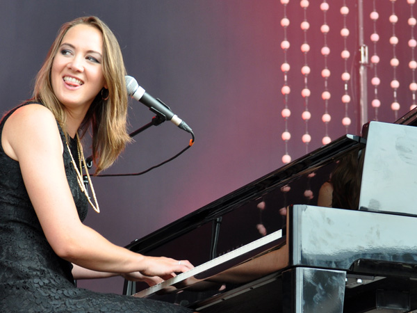 Paléo Festival 2013, Nyon: Sophie Hunger, July 23, Grande Scène.