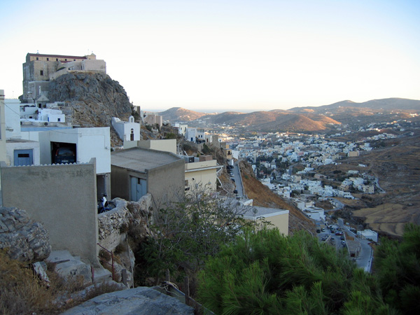 La colline d'Ano Syros, à Ermoupoli (Syros), capitale administrative des Cyclades, 2006.